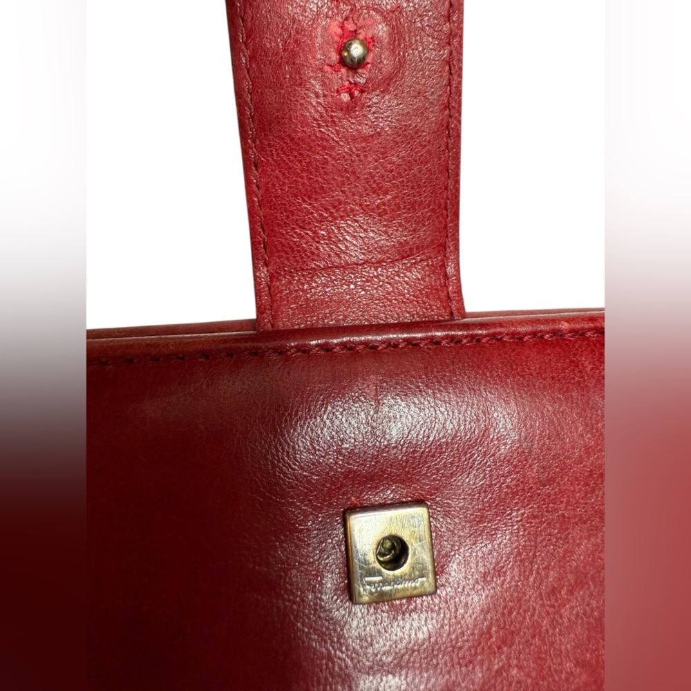 Salvatore Ferragamo Gancini wallet - Picture 13 of 15